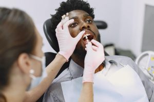 Wybielanie martwego zęba - koszt