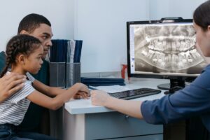 Wizyta adaptacyjna u dentysty – kiedy?